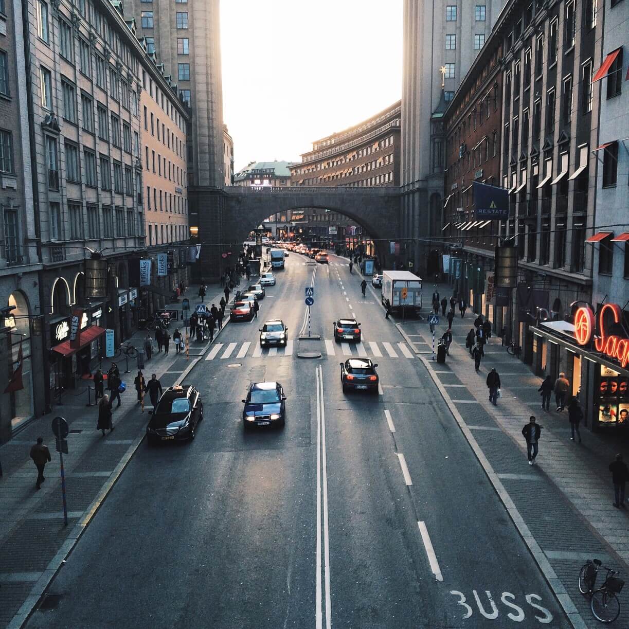 Bild av Kungsgatan i Stockholm. Foomle digital byrå har sitt kontor på Kungsgatan 60.